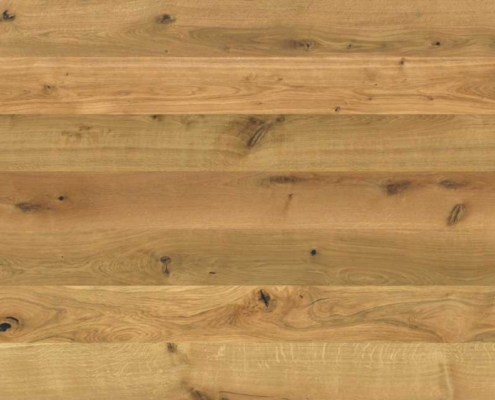 Venatura mista, anche contrastante, naturale variazione di colore, presenza di nodi anche stuccati. Possibile presenza di alburno (per la Rovere Europeo).